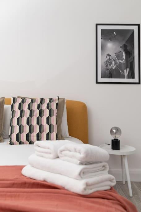 Appartement Two Bedroom By Buonomo Short Lets & Serviced In Balham With Balcony *